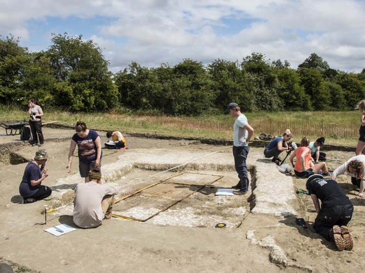 Neolithic house at Marden Henge being excavated